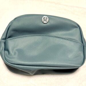 lululemon athletica green City Essentials Pouch 2L new with tags  Cosmetic Bag